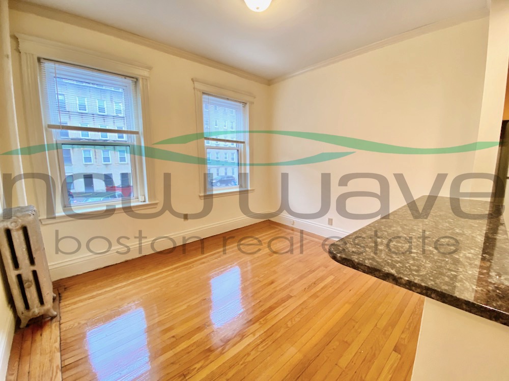 1 bed, 1 bath apartment for rent at 26 Queensberry St Unit 2, Fenway — photo 2 of 9
