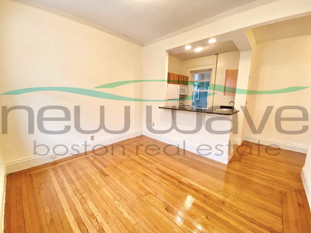 1 bed, 1 bath apartment for rent at 26 Queensberry St Unit 2, Fenway — photo 5 of 9