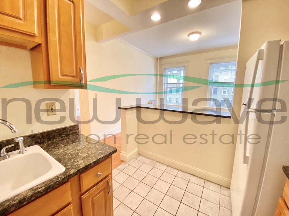 1 bed, 1 bath apartment for rent at 26 Queensberry St Unit 2, Fenway — photo 7 of 9
