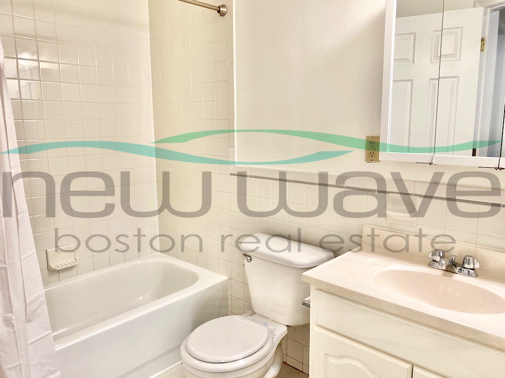 24 Queensberry St, Fenway