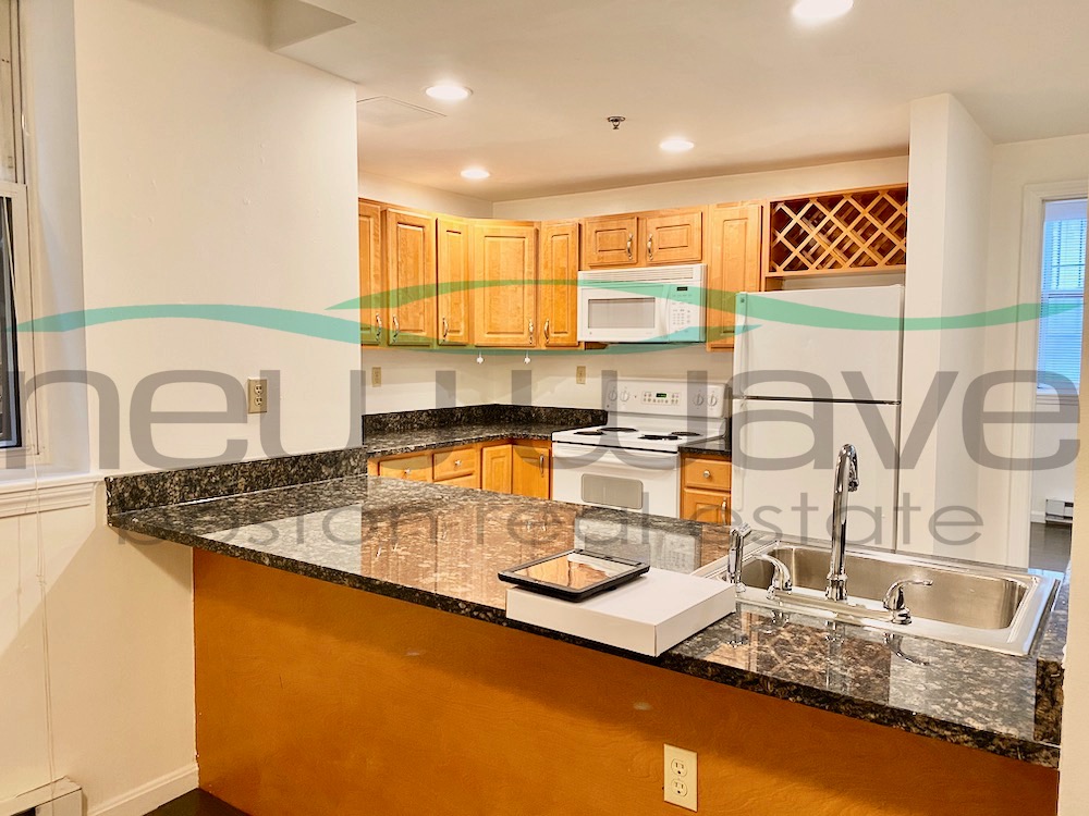 24 Queensberry St, Fenway