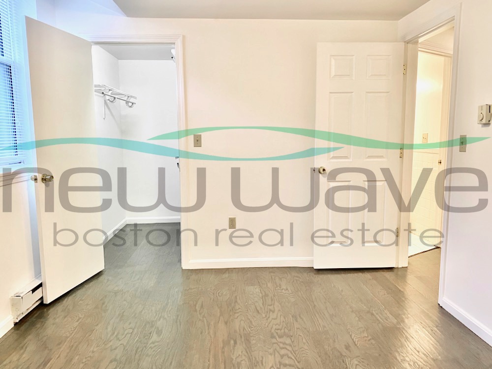 24 Queensberry St, Fenway