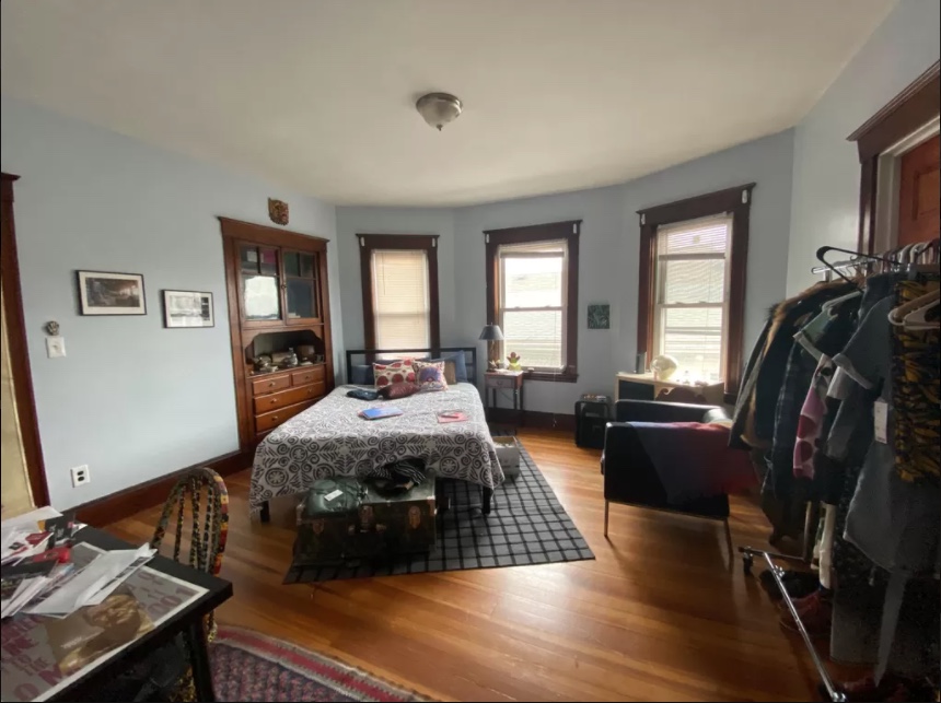 4 bed, 1 bath apartment for rent at 27 Parker Hill Ave Unit 3, Mission Hill — photo 5 of 8