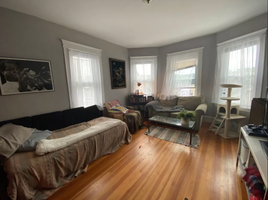 4 bed, 1 bath apartment for rent at 27 Parker Hill Ave Unit 3, Mission Hill — photo 3 of 8