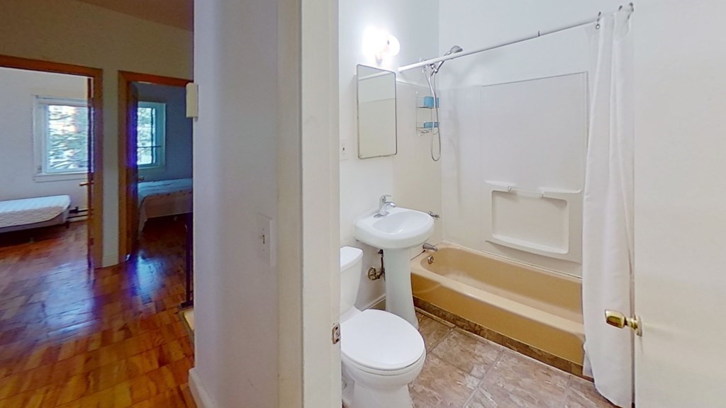 1 bed, 1 bath apartment for rent at 19 Boston St Unit 3, South Boston