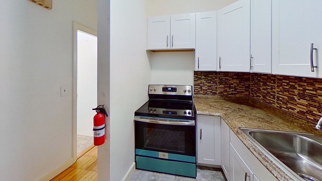 1 bed, 1 bath apartment for rent at 19 Boston St Unit 3, South Boston — photo 2 of 7