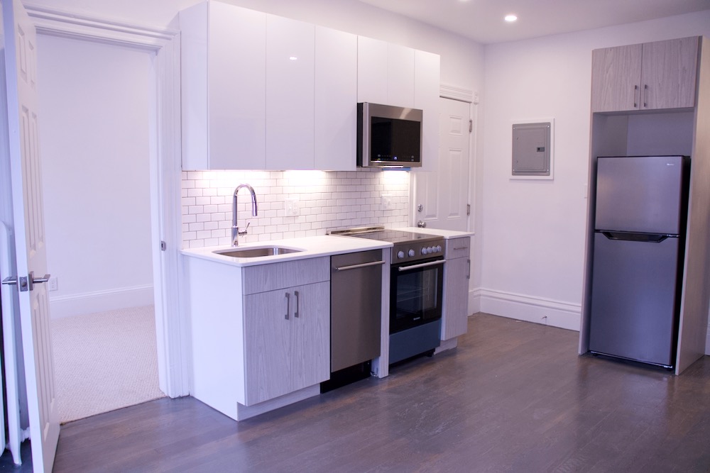 225 Newbury St, Back Bay