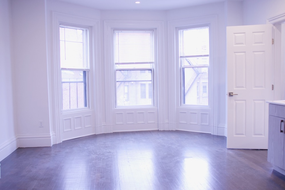 225 Newbury St, Back Bay