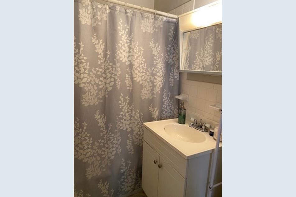 Studio bed, 1 bath apartment for rent at 509 Beacon St Unit 3, Fenway — photo 6 of 7