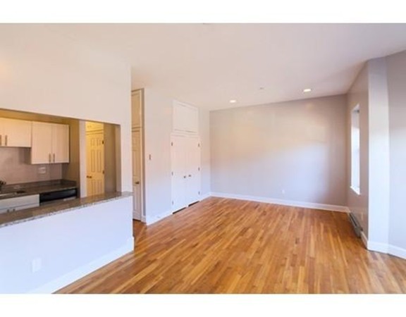 469 Massachusetts Ave, South End