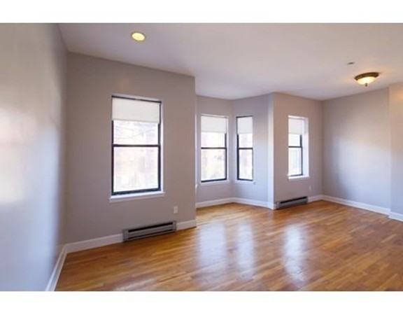 469 Massachusetts Ave, South End