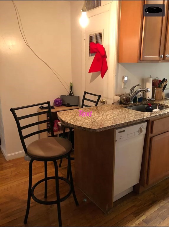 1 split bed, 1 bath apartment for rent at 51 Hemenway St Unit B3, Fenway — photo 3 of 7