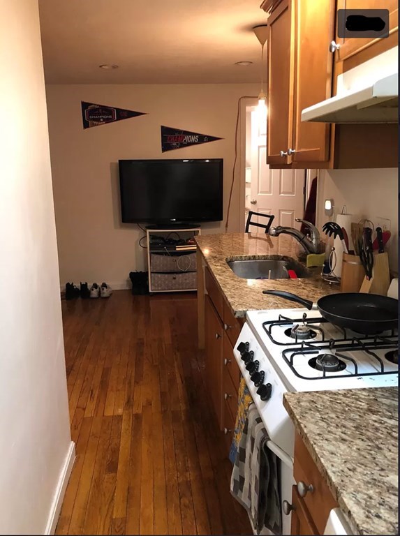 1 split bed, 1 bath apartment for rent at 51 Hemenway St Unit B3, Fenway — photo 6 of 7