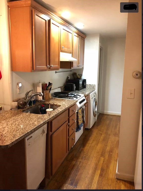 1 split bed, 1 bath apartment for rent at 51 Hemenway St Unit B3, Fenway