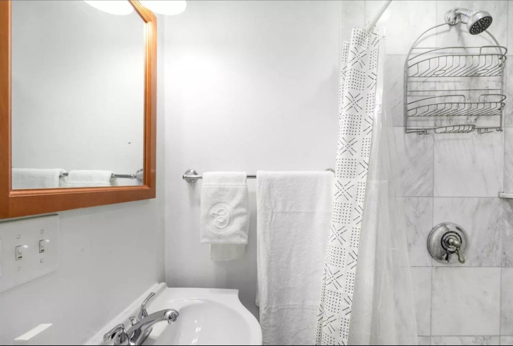 2 bed, 1 bath apartment for rent at 164 Endicott St Unit 2, North End — photo 11 of 13