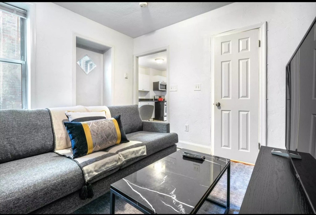 2 bed, 1 bath apartment for rent at 164 Endicott St Unit 2, North End — photo 5 of 13