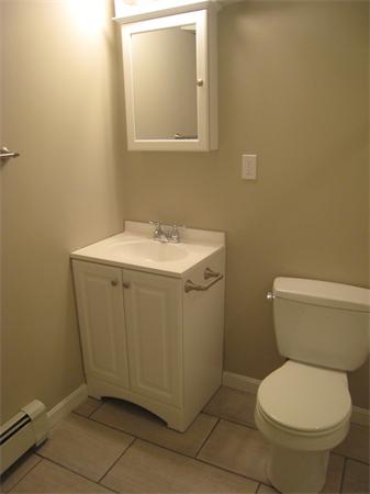 4 bed, 2 bath apartment for rent at 164 Endicott St Unit 1, North End — photo 12 of 14