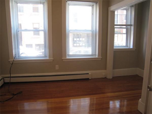 4 bed, 2 bath apartment for rent at 164 Endicott St Unit 1, North End — photo 6 of 14