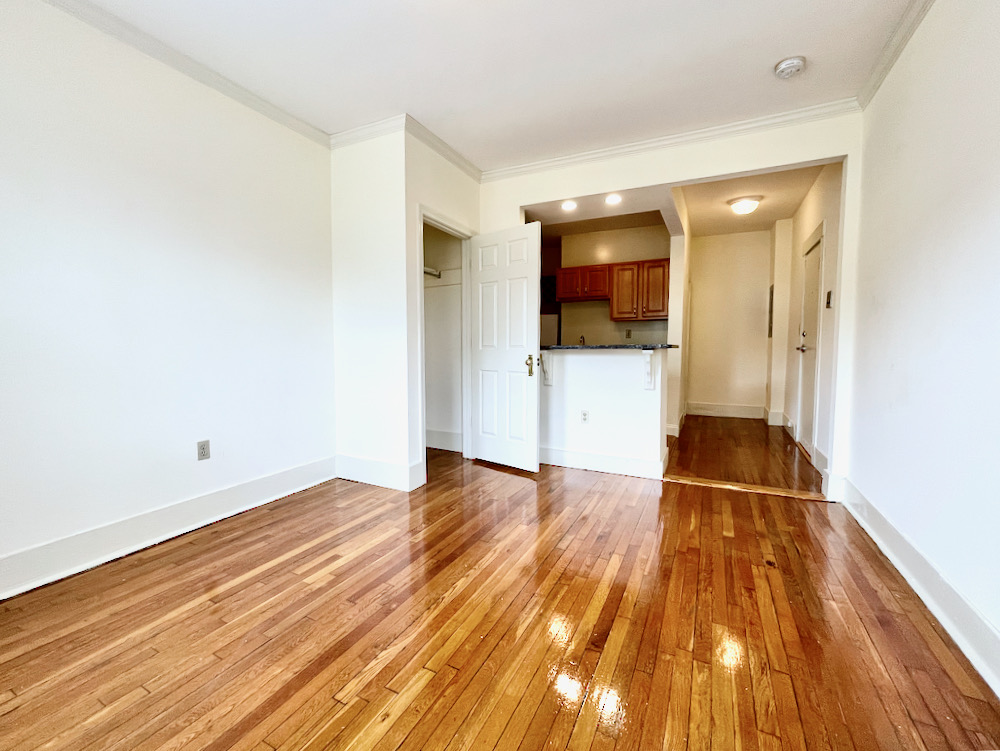 55 Queensberry St, Fenway