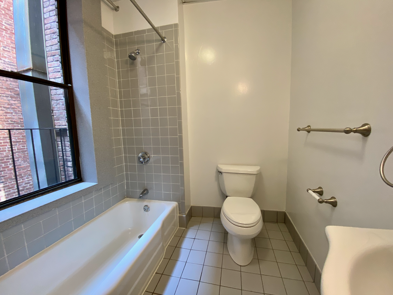 1 bed, 1 bath apartment for rent at 371 Commonwealth Ave Unit 410, Back Bay — photo 5 of 9