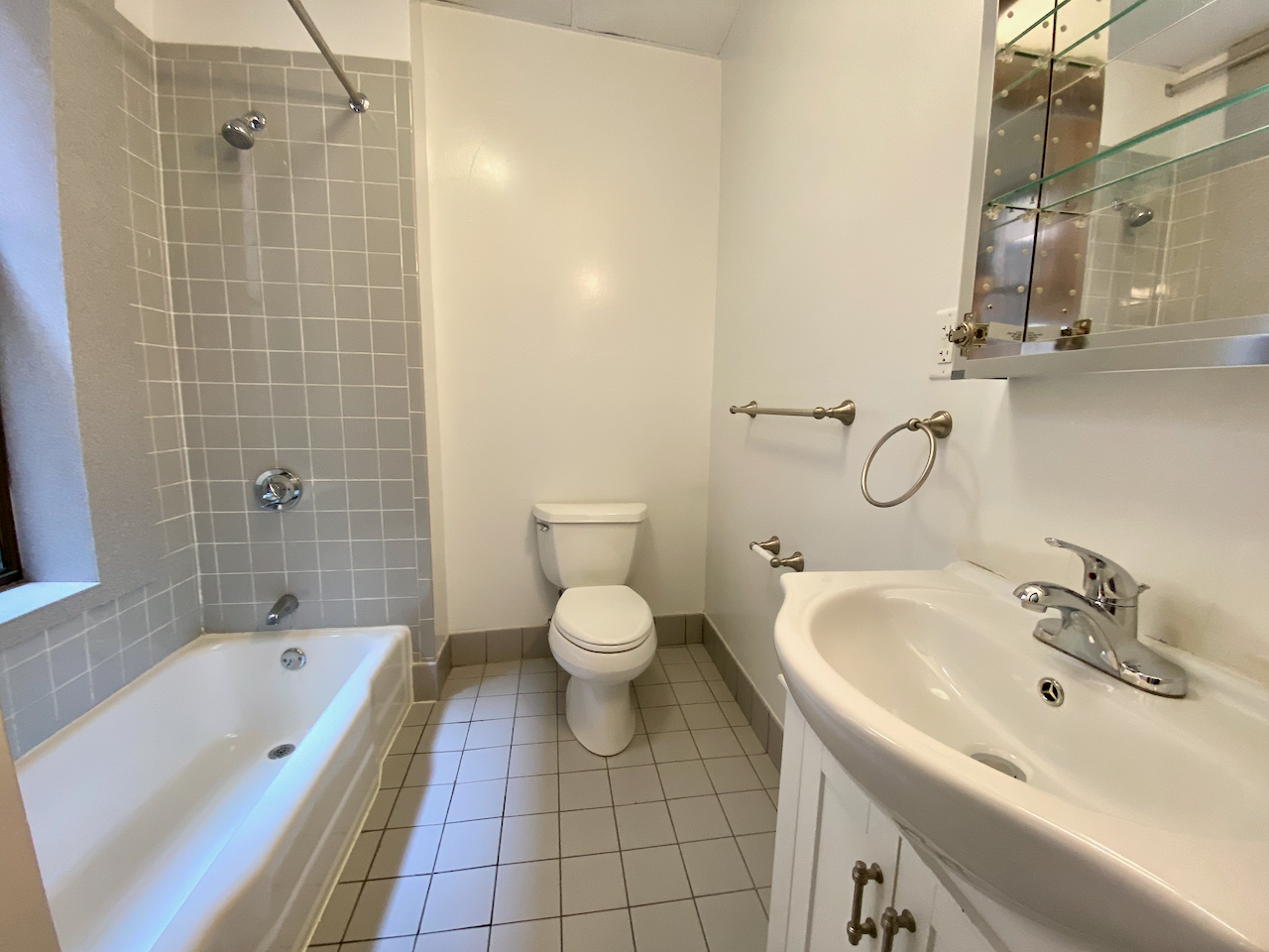 1 bed, 1 bath apartment for rent at 371 Commonwealth Ave Unit 410, Back Bay — photo 4 of 9