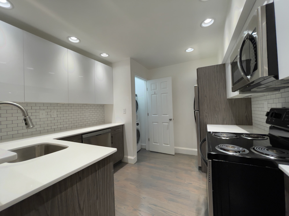 127 Saint Botolph St, South End