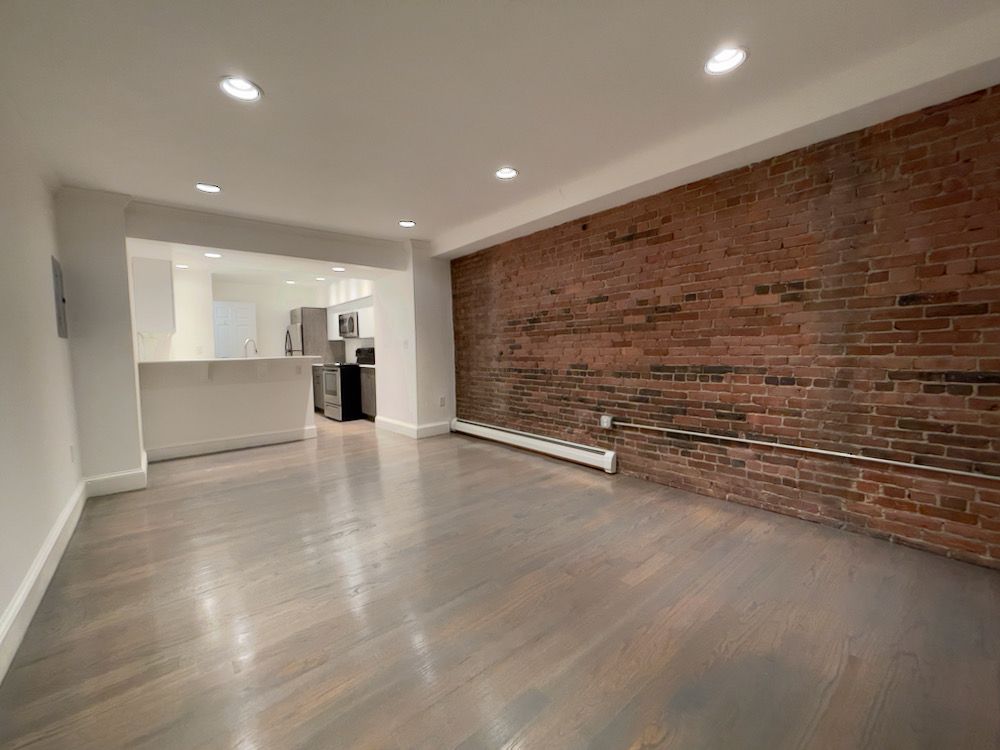 127 Saint Botolph St, South End