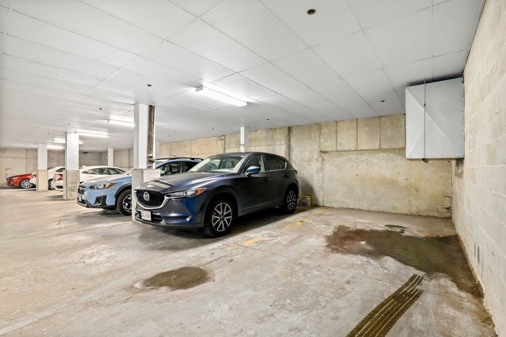 327 Centre St, Jamaica Plain