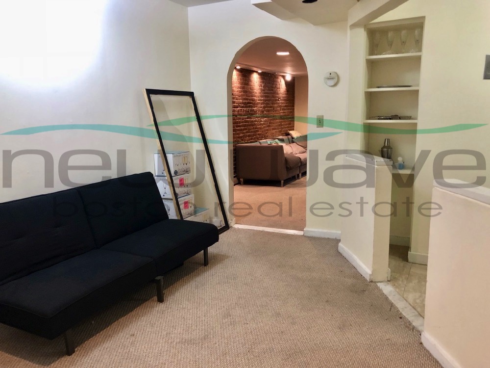 3 bed, 1 bath apartment for rent at 196 Saint Botolph St Unit 1, Back Bay — photo 3 of 9