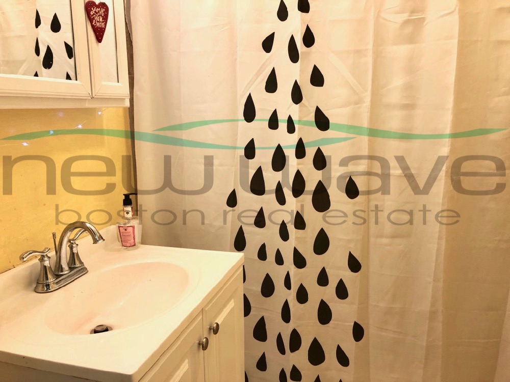 3 bed, 1 bath apartment for rent at 196 Saint Botolph St Unit 1, Back Bay — photo 9 of 9