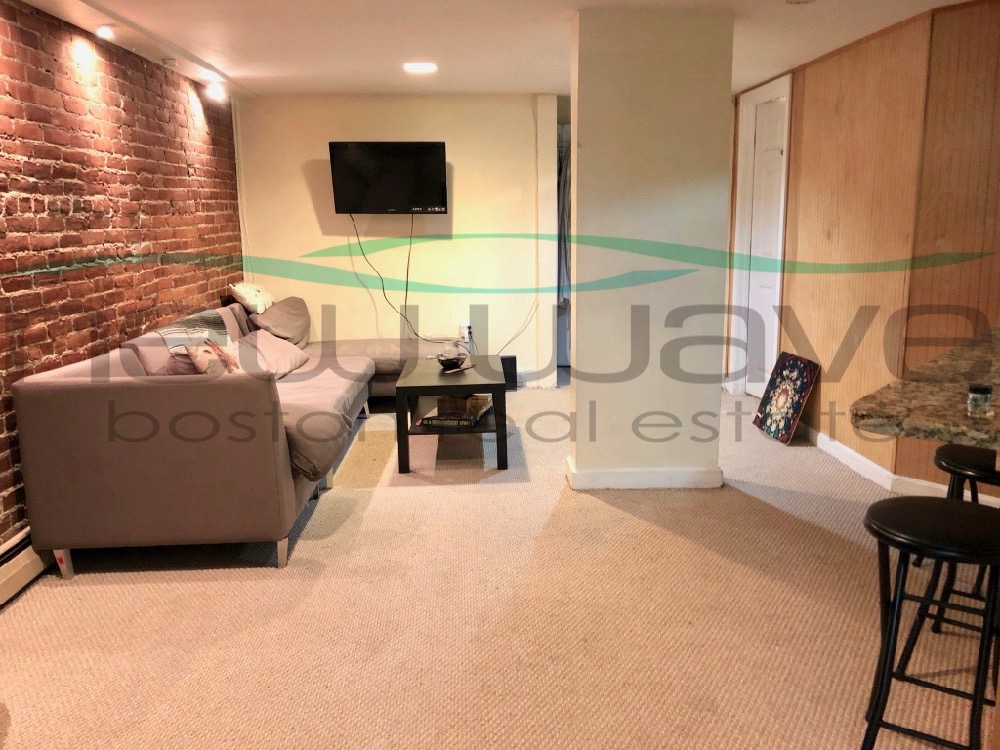 3 bed, 1 bath apartment for rent at 196 Saint Botolph St Unit 1, Back Bay — photo 2 of 9