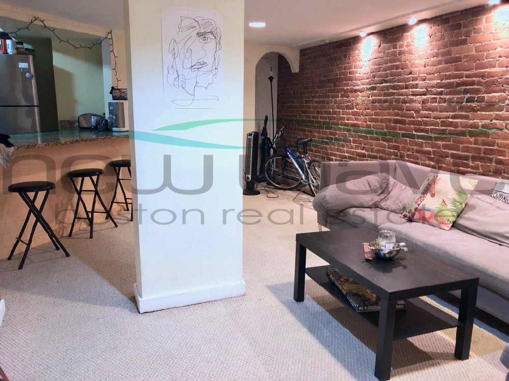3 bed, 1 bath apartment for rent at 196 Saint Botolph St Unit 1, Back Bay