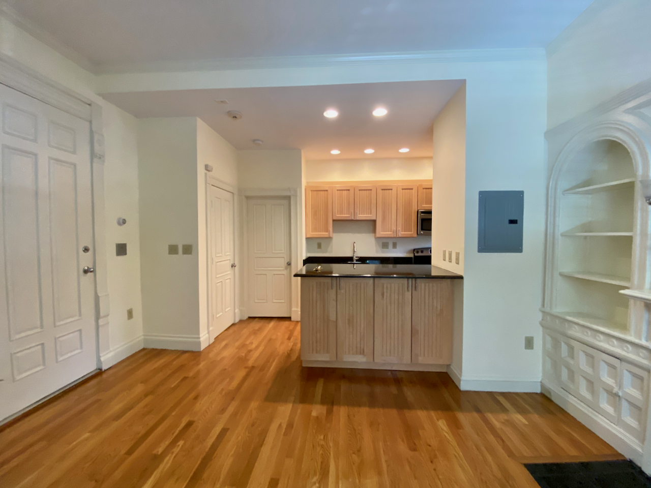 195 Commonwealth Ave, Back Bay