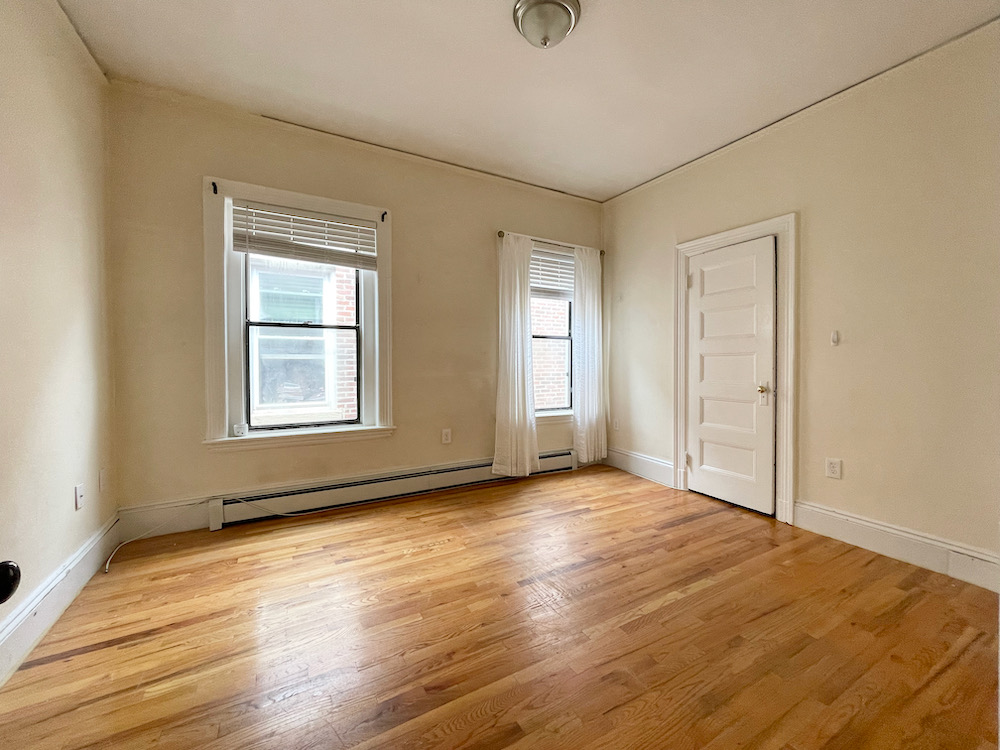 5 bed, 2 bath apartment for rent at 23 Aberdeen St Unit 3, Fenway — photo 9 of 22