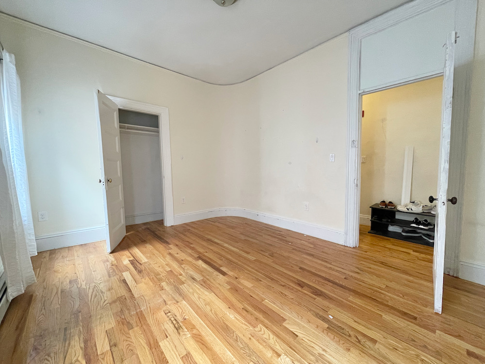 5 bed, 2 bath apartment for rent at 23 Aberdeen St Unit 3, Fenway — photo 10 of 22