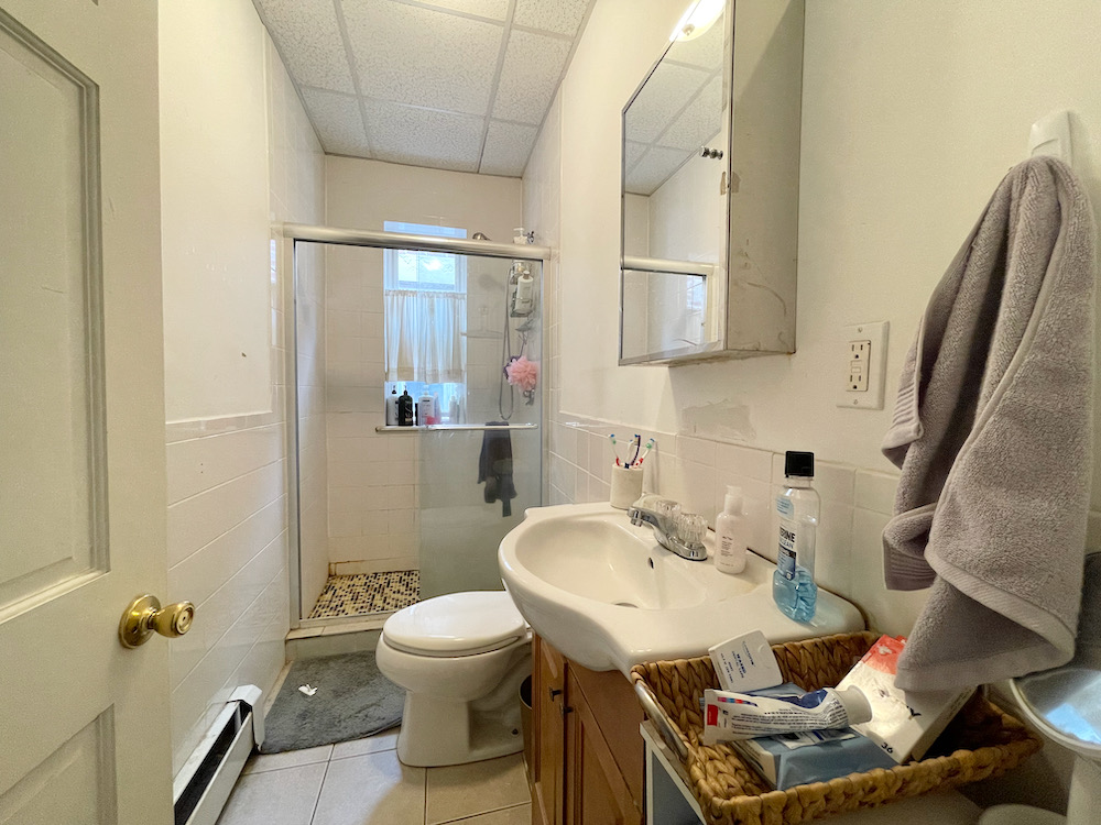 5 bed, 2 bath apartment for rent at 23 Aberdeen St Unit 3, Fenway — photo 17 of 22