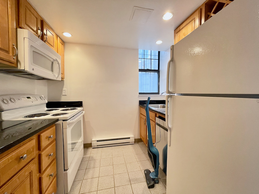 102 Queensberry St, Fenway