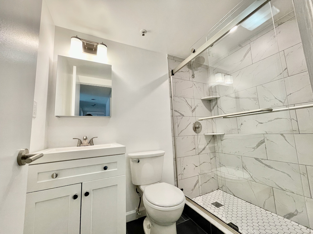 102 Queensberry St, Fenway