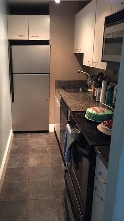 1 bed, 1 bath apartment for rent at 42 Haven St Unit 42, South End — photo 2 of 9