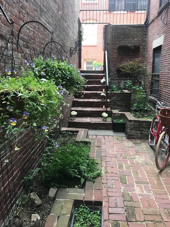 1 bed, 1 bath apartment for rent at 42 Haven St Unit 42, South End — photo 9 of 9