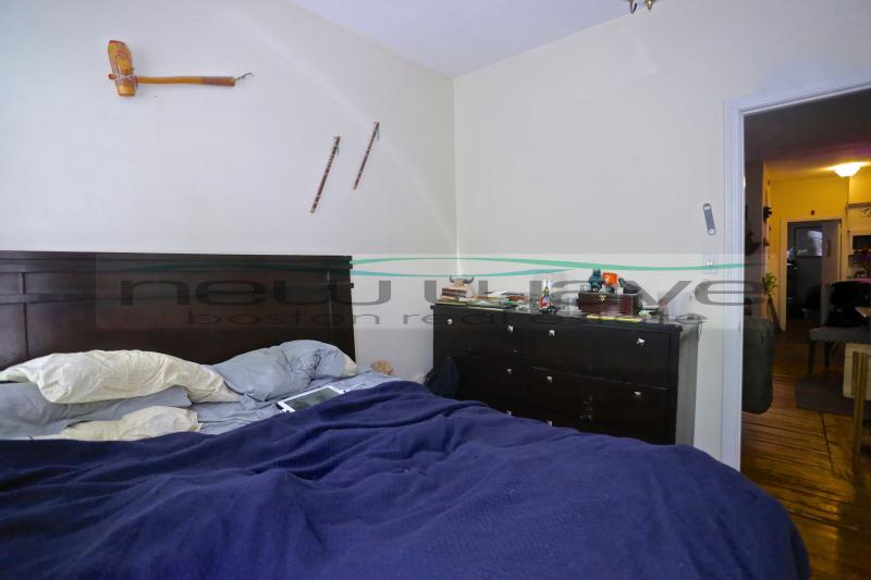 2 bed, 1.5 bath apartment for rent at 11 Revere St Unit 2, Beacon Hill — photo 2 of 35