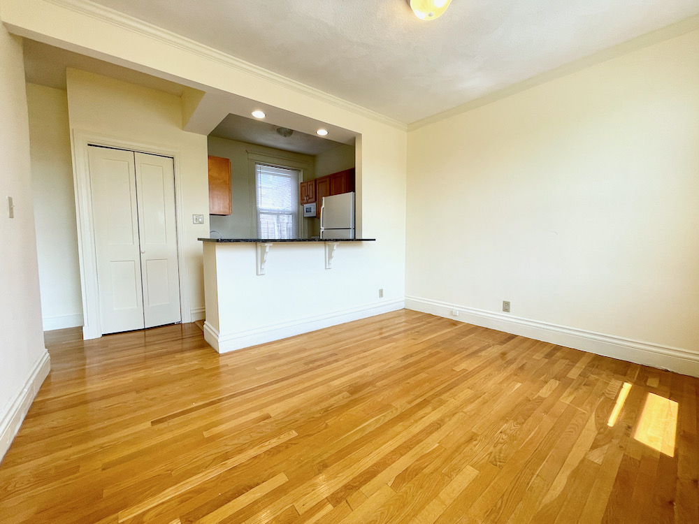 32 Queensberry St, Fenway