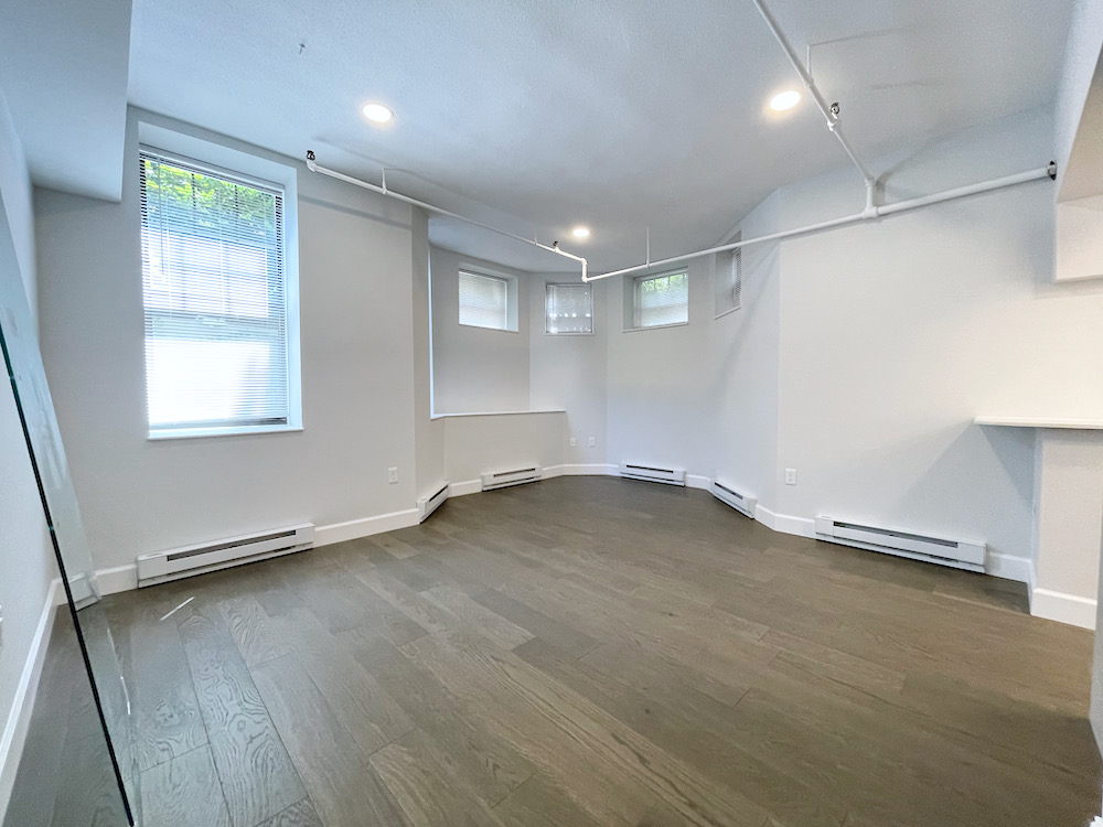 105 Queensberry St, Fenway