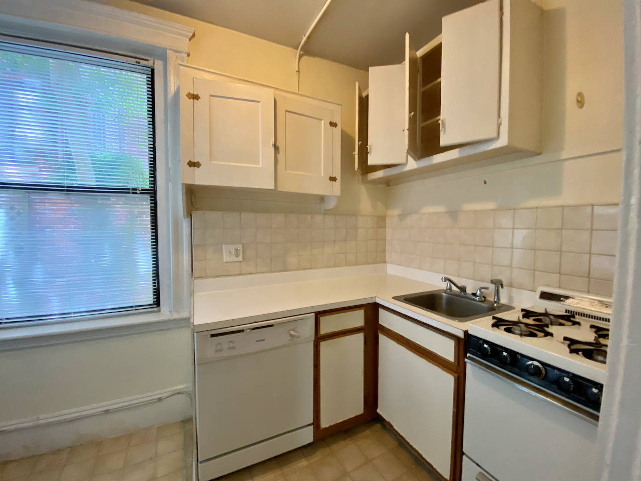 1 bed, 1 bath apartment for rent at 66 Myrtle St Unit 5, Beacon Hill — photo 1 of 20