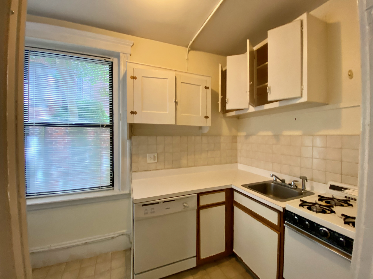 1 bed, 1 bath apartment for rent at 66 Myrtle St Unit 5, Beacon Hill — photo 3 of 20