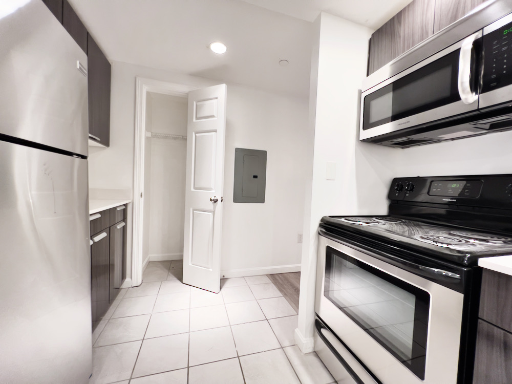 105 Queensberry St, Fenway