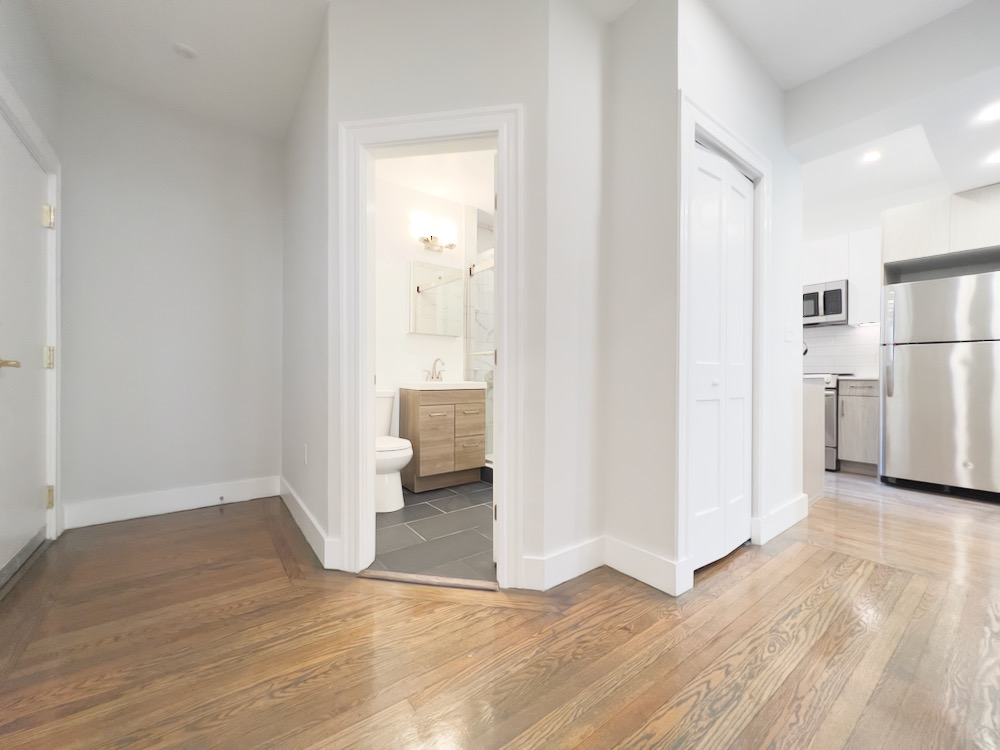 32 Queensberry St, Fenway