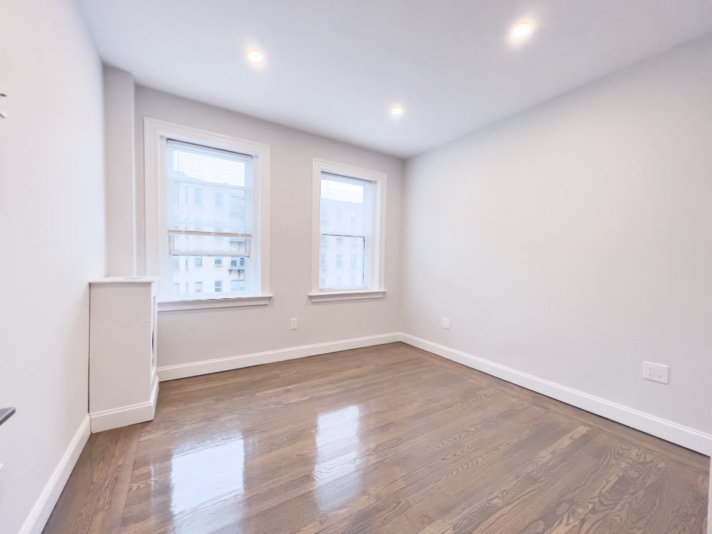 20 Queensberry St, Fenway