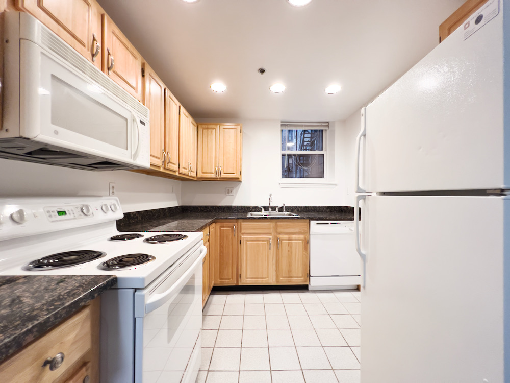 1 bed, 1 bath apartment for rent at 15 Queensberry St Unit B, Fenway — photo 6 of 9