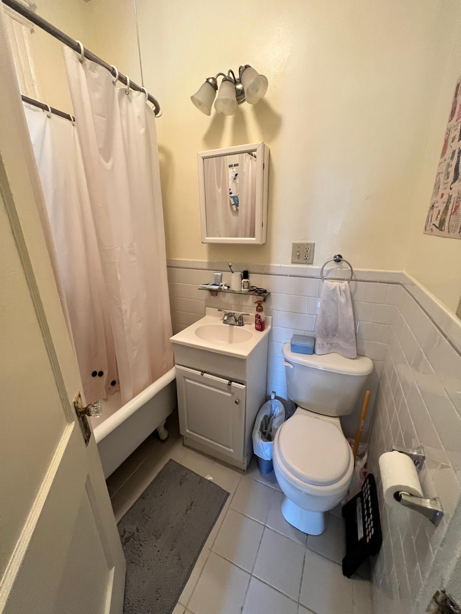 100 Queensberry St, Fenway